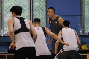 沈阳日报：辽宁男篮全员集结 冲击全运“三连冠”