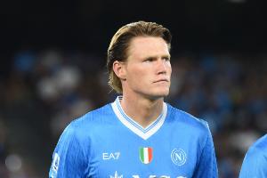 上赛季以来麦克托米奈已经打进5粒头球，是意甲头球进球最多中场