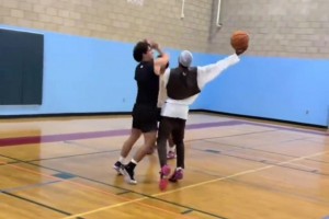 打过球的都知道，这种节奏一抽一抽的，特别难防