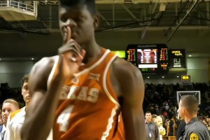 身高175的马兰维尔在CBA秀翻了，防守人伸脚也拦不住